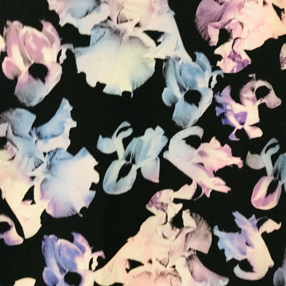 Alexander McQueen pencil skirt - Picture 3 of 5